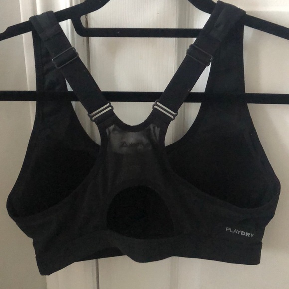 Small Reebok sports bra - Picture 3 of 4